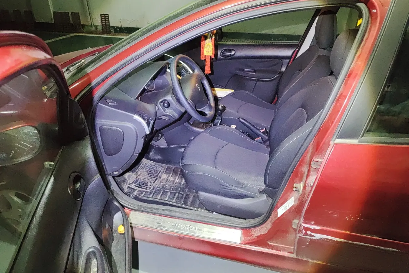 2011 Peugeot 207 1.4L 76HP L4 5MT,autocango,china used car exporter,china ev exporter,chinese used car exporter,chinese used ev exporter