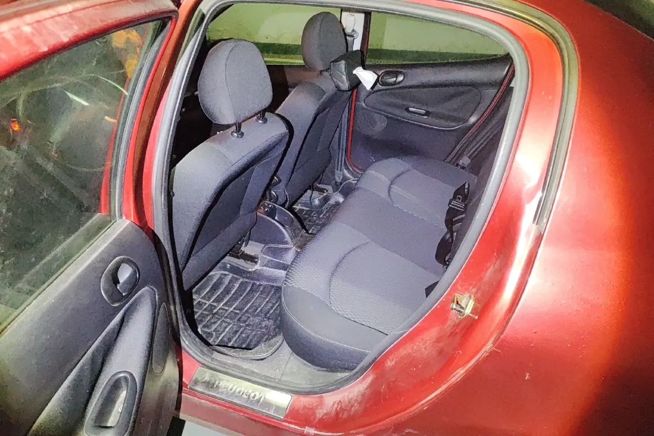 2011 Peugeot 207 1.4L 76HP L4 5MT,autocango,china used car exporter,china ev exporter,chinese used car exporter,chinese used ev exporter