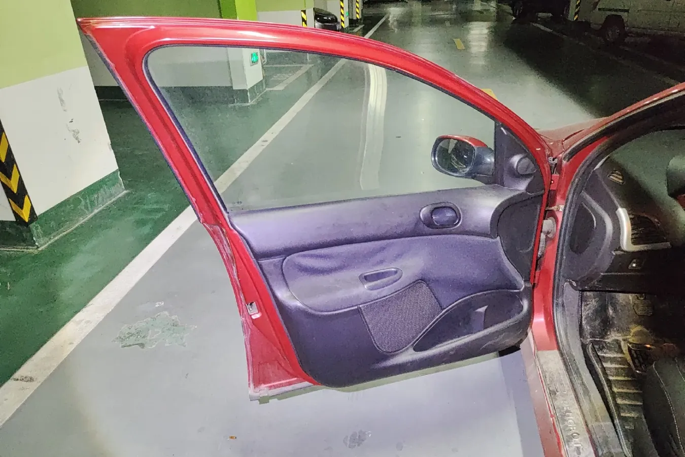 2011 Peugeot 207 1.4L 76HP L4 5MT,autocango,china used car exporter,china ev exporter,chinese used car exporter,chinese used ev exporter