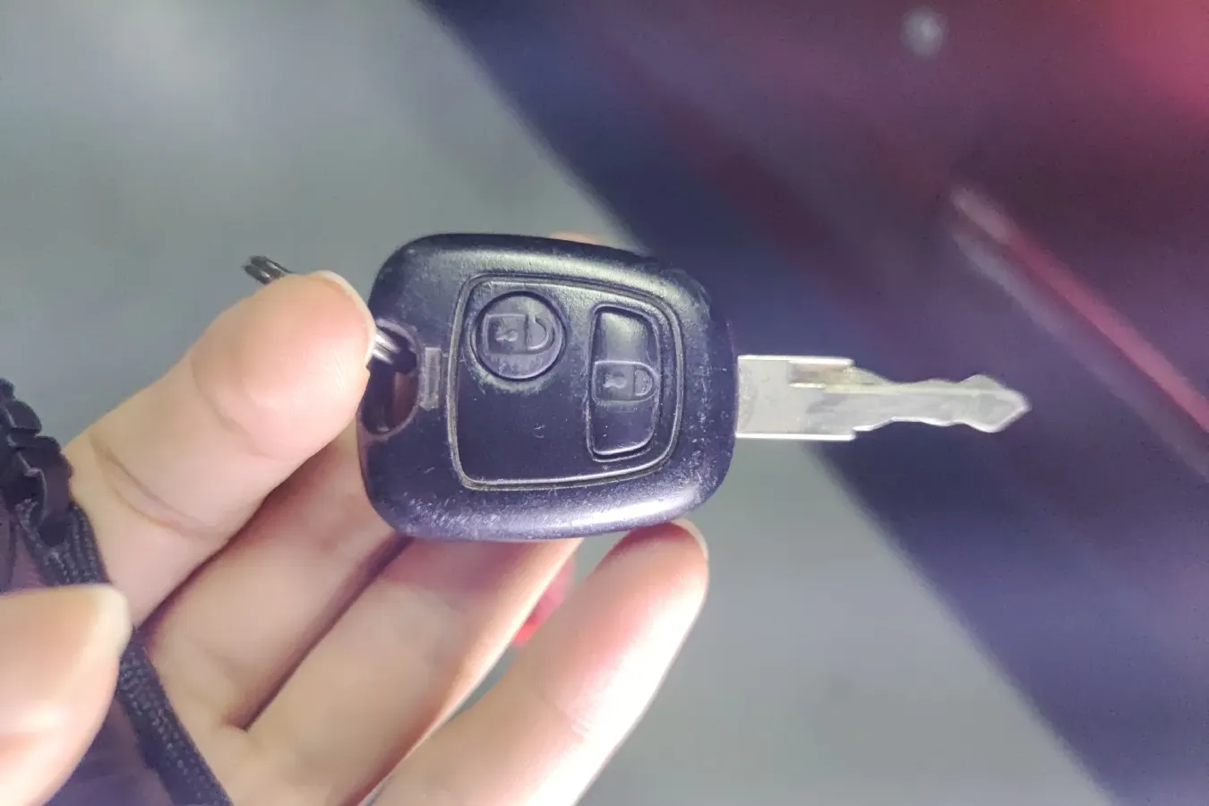 2011 Peugeot 207 1.4L 76HP L4 5MT,autocango,china used car exporter,china ev exporter,chinese used car exporter,chinese used ev exporter