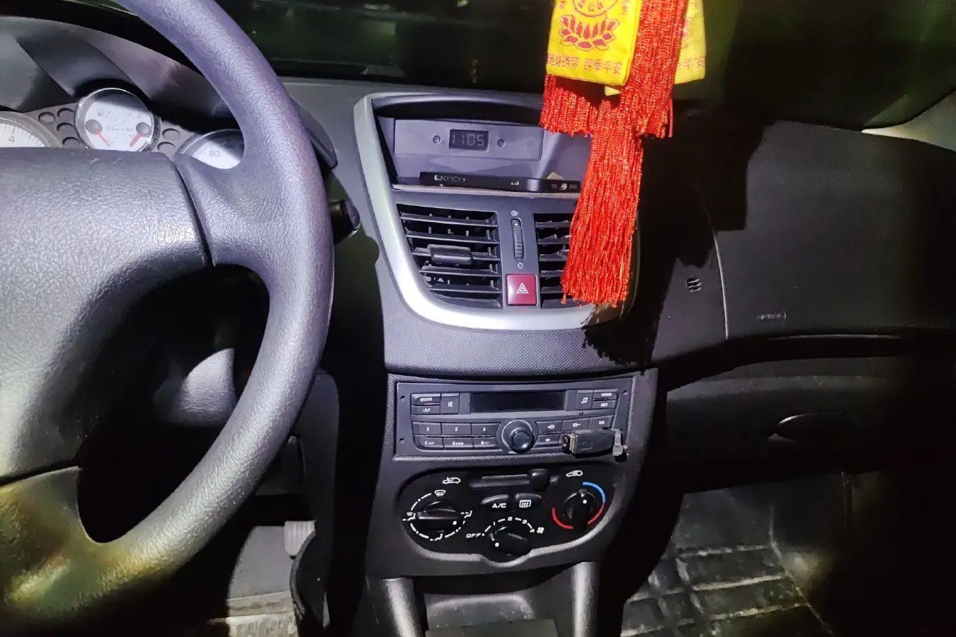 2011 Peugeot 207 1.4L 76HP L4 5MT,autocango,china used car exporter,china ev exporter,chinese used car exporter,chinese used ev exporter