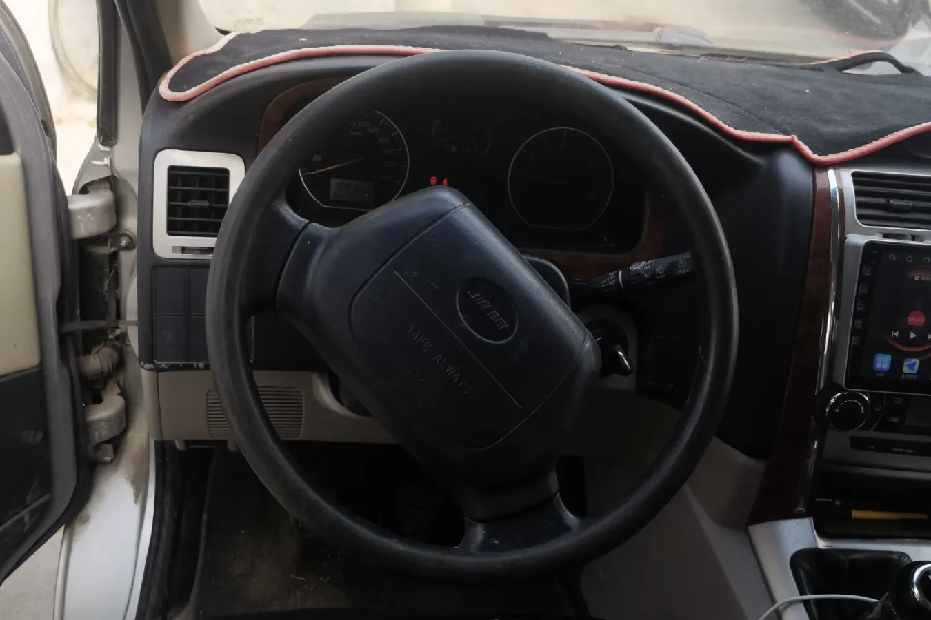 2015 JinBei Grace 2.0L 106HP L4 5MT,autocango,china used car exporter,china ev exporter,chinese used car exporter,chinese used ev exporter