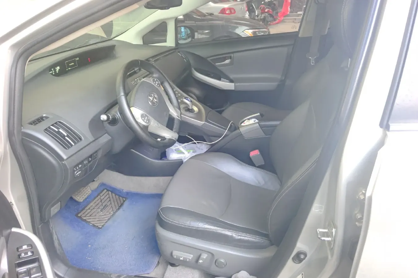 2012 Toyota Prius 1.8L 99HP L4 E-CVT Hybrid,autocango,china used car exporter,china ev exporter,chinese used car exporter,chinese used ev exporter