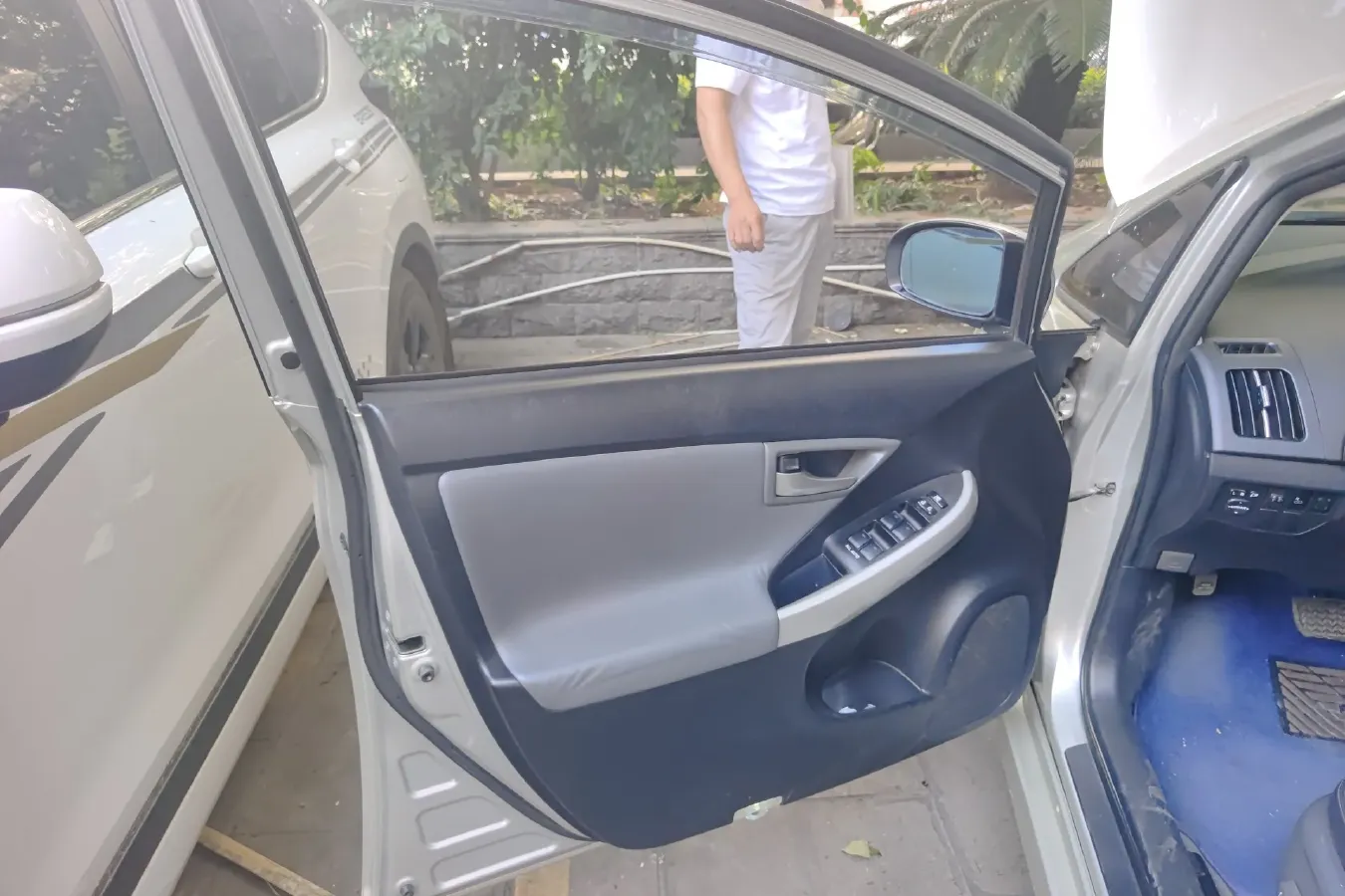 2012 Toyota Prius 1.8L 99HP L4 E-CVT Hybrid,autocango,china used car exporter,china ev exporter,chinese used car exporter,chinese used ev exporter