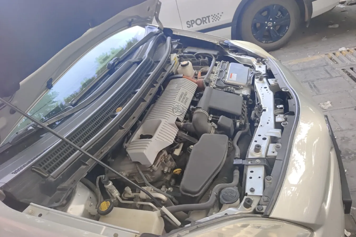 2012 Toyota Prius 1.8L 99HP L4 E-CVT Hybrid,autocango,china used car exporter,china ev exporter,chinese used car exporter,chinese used ev exporter