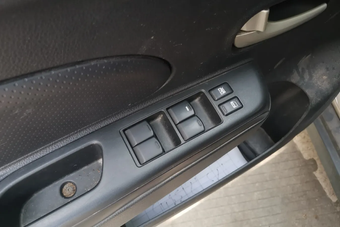 2015 Venucia R50 1.6L 117HP L4 4AT,autocango,china used car exporter,china ev exporter,chinese used car exporter,chinese used ev exporter