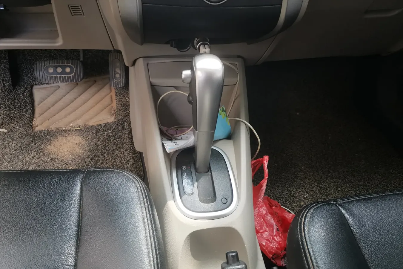 2015 Venucia R50 1.6L 117HP L4 4AT,autocango,china used car exporter,china ev exporter,chinese used car exporter,chinese used ev exporter