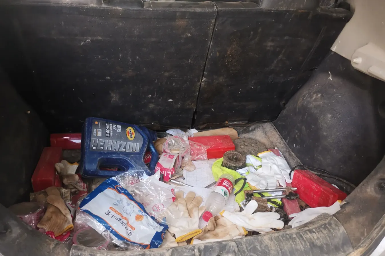 2015 Venucia R50 1.6L 117HP L4 4AT,autocango,china used car exporter,china ev exporter,chinese used car exporter,chinese used ev exporter