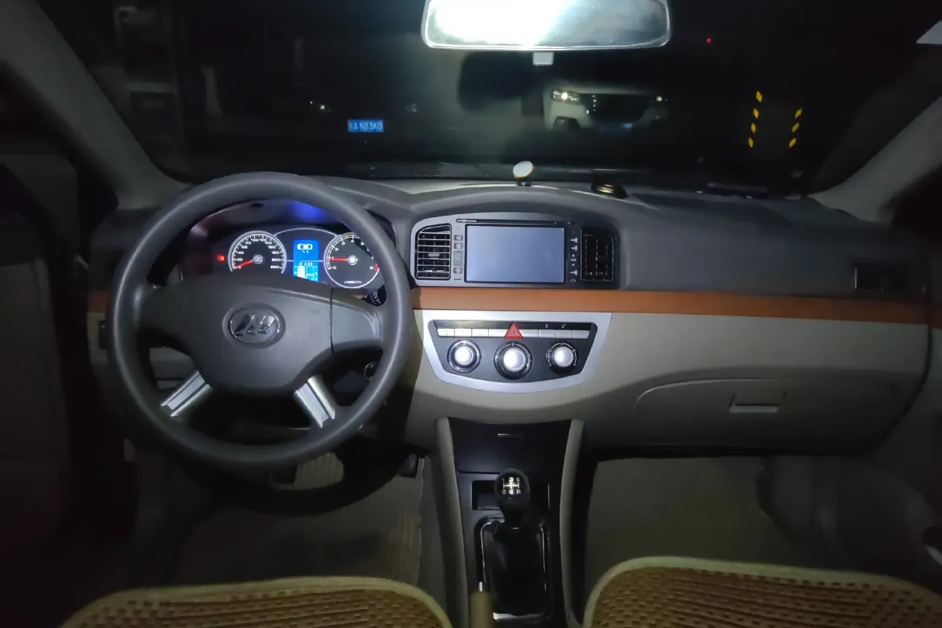 2010 LiFan 620 1.5L 94HP L4 5MT,autocango,china used car exporter,china ev exporter,chinese used car exporter,chinese used ev exporter