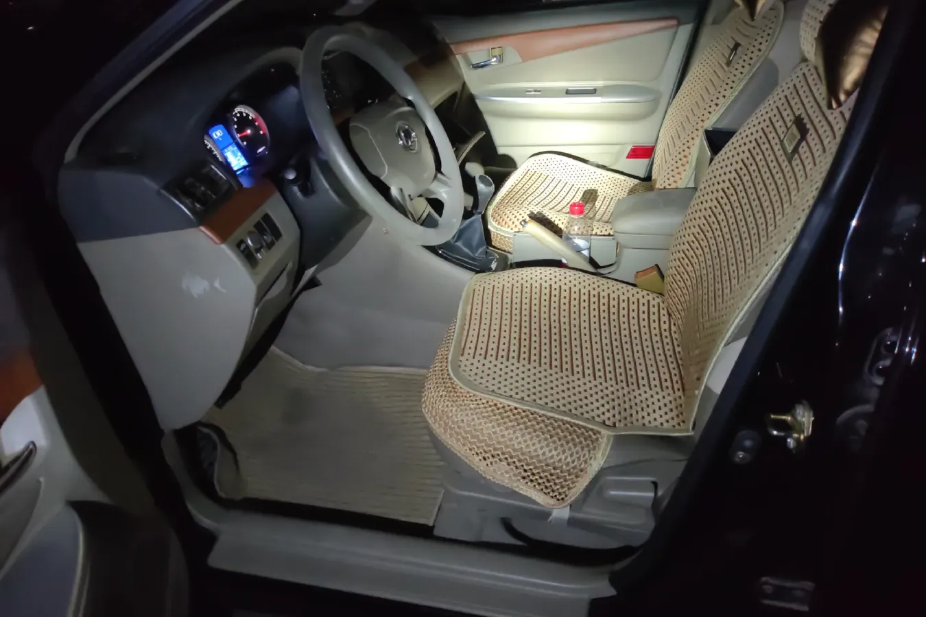 2010 LiFan 620 1.5L 94HP L4 5MT,autocango,china used car exporter,china ev exporter,chinese used car exporter,chinese used ev exporter