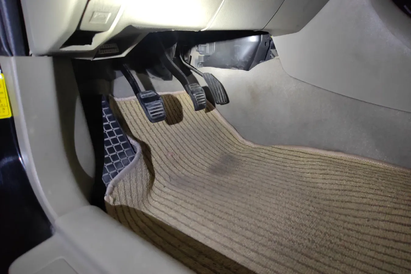 2010 LiFan 620 1.5L 94HP L4 5MT,autocango,china used car exporter,china ev exporter,chinese used car exporter,chinese used ev exporter