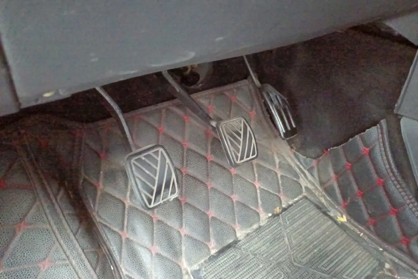 2015 ChangAn Oshan Eulove 1.2L 90HP L4 5MT,autocango,china used car exporter,china ev exporter,chinese used car exporter,chinese used ev exporter