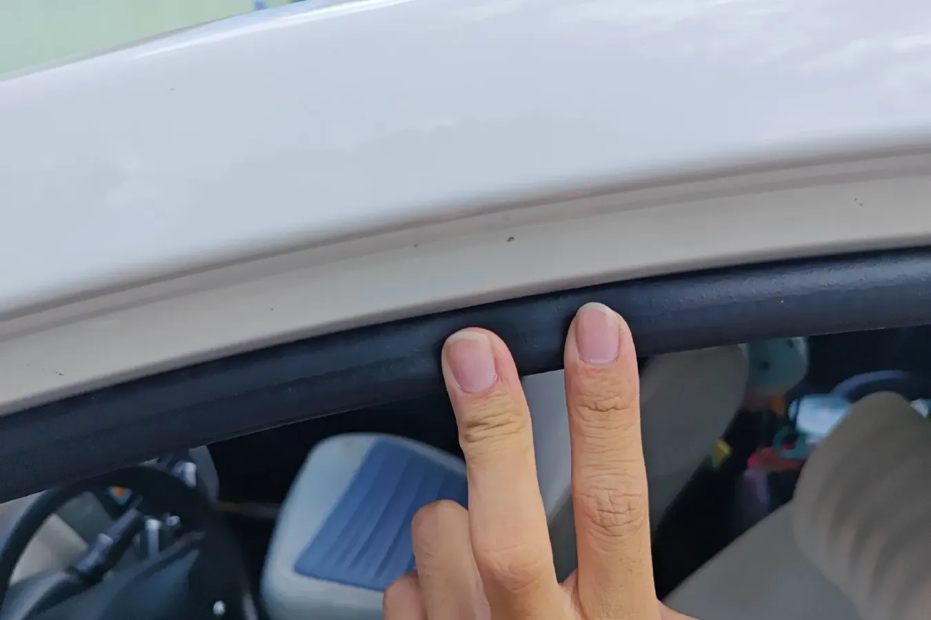 2015 Venucia R50 1.6L 117HP L4 4AT,autocango,china used car exporter,china ev exporter,chinese used car exporter,chinese used ev exporter