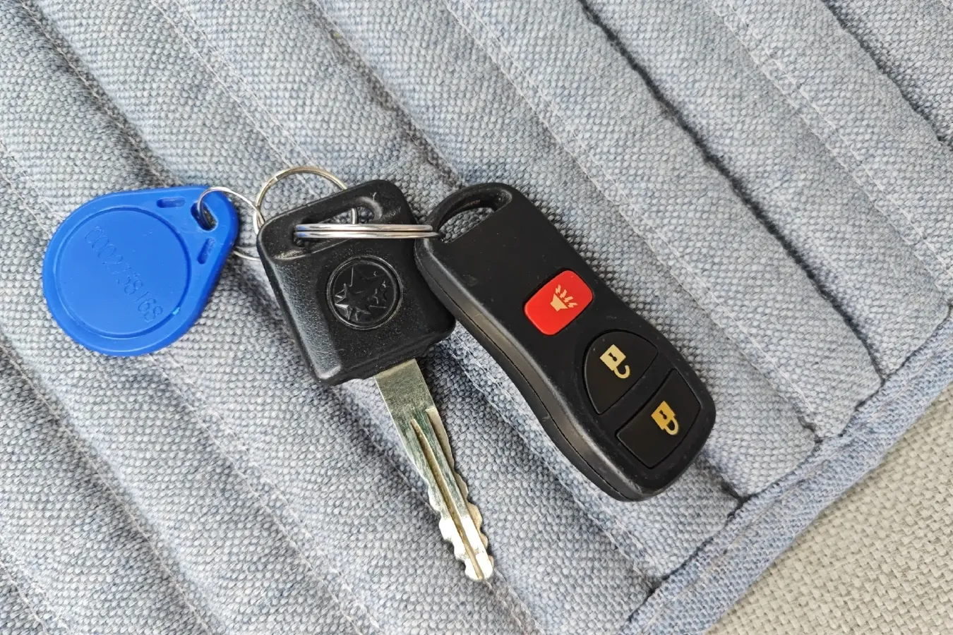 2015 Venucia R50 1.6L 117HP L4 4AT,autocango,china used car exporter,china ev exporter,chinese used car exporter,chinese used ev exporter