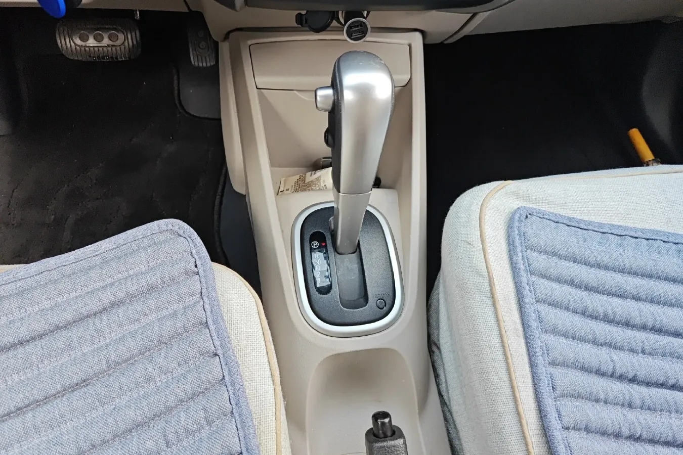 2015 Venucia R50 1.6L 117HP L4 4AT,autocango,china used car exporter,china ev exporter,chinese used car exporter,chinese used ev exporter