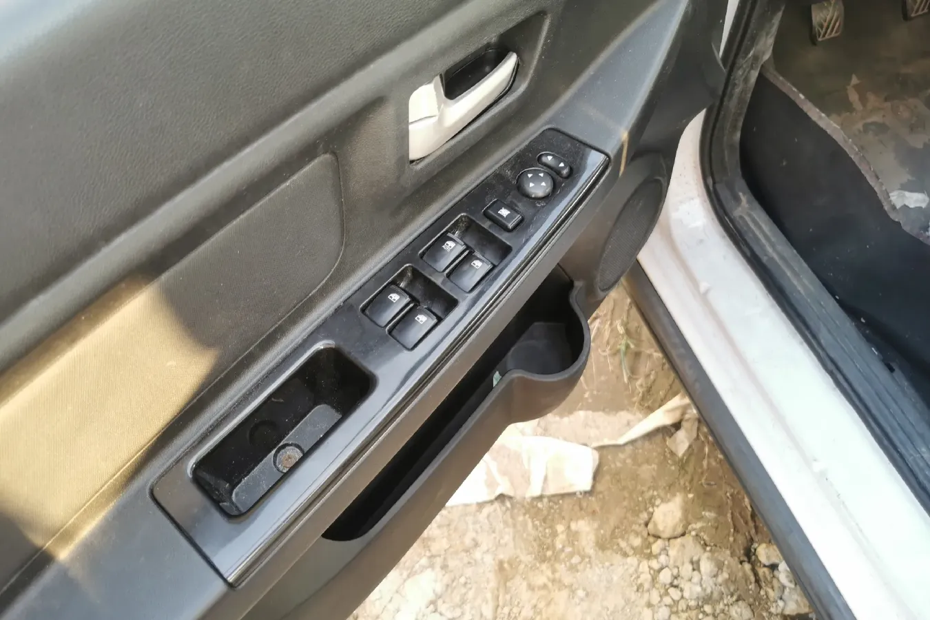 2016 BAIC Hyosow H2 1.5L 106HP L4 5MT,autocango,china used car exporter,china ev exporter,chinese used car exporter,chinese used ev exporter