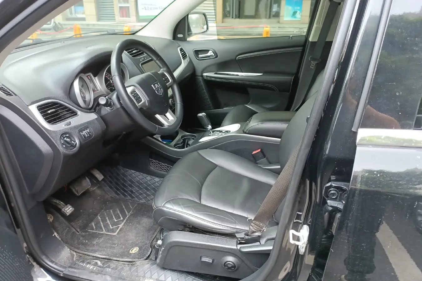 2013 Dodge JCUV 2.4L 170HP L4 6AT,autocango,china used car exporter,china ev exporter,chinese used car exporter,chinese used ev exporter