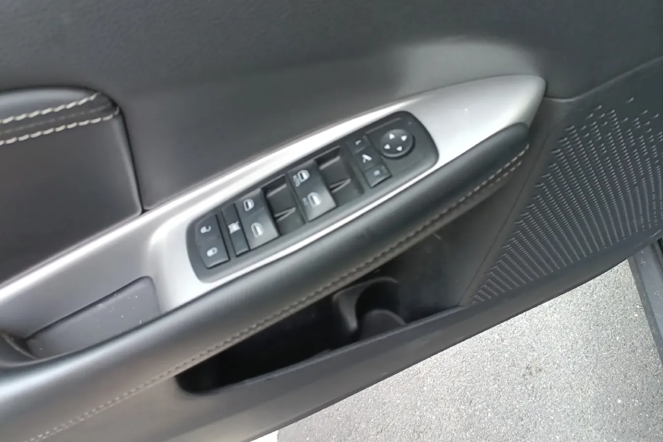 2013 Dodge JCUV 2.4L 170HP L4 6AT,autocango,china used car exporter,china ev exporter,chinese used car exporter,chinese used ev exporter