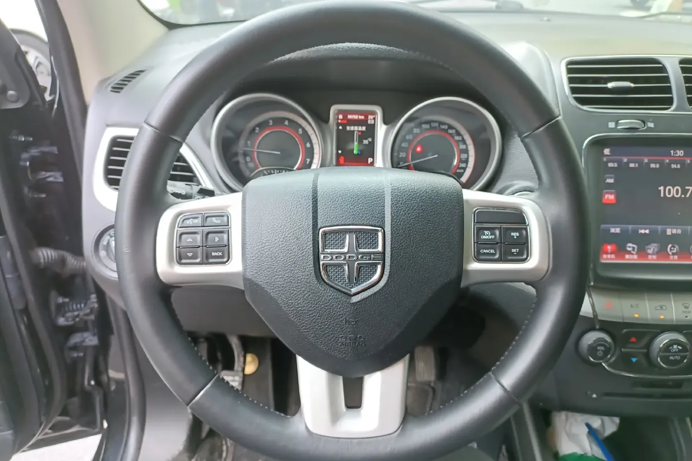 2013 Dodge JCUV 2.4L 170HP L4 6AT,autocango,china used car exporter,china ev exporter,chinese used car exporter,chinese used ev exporter