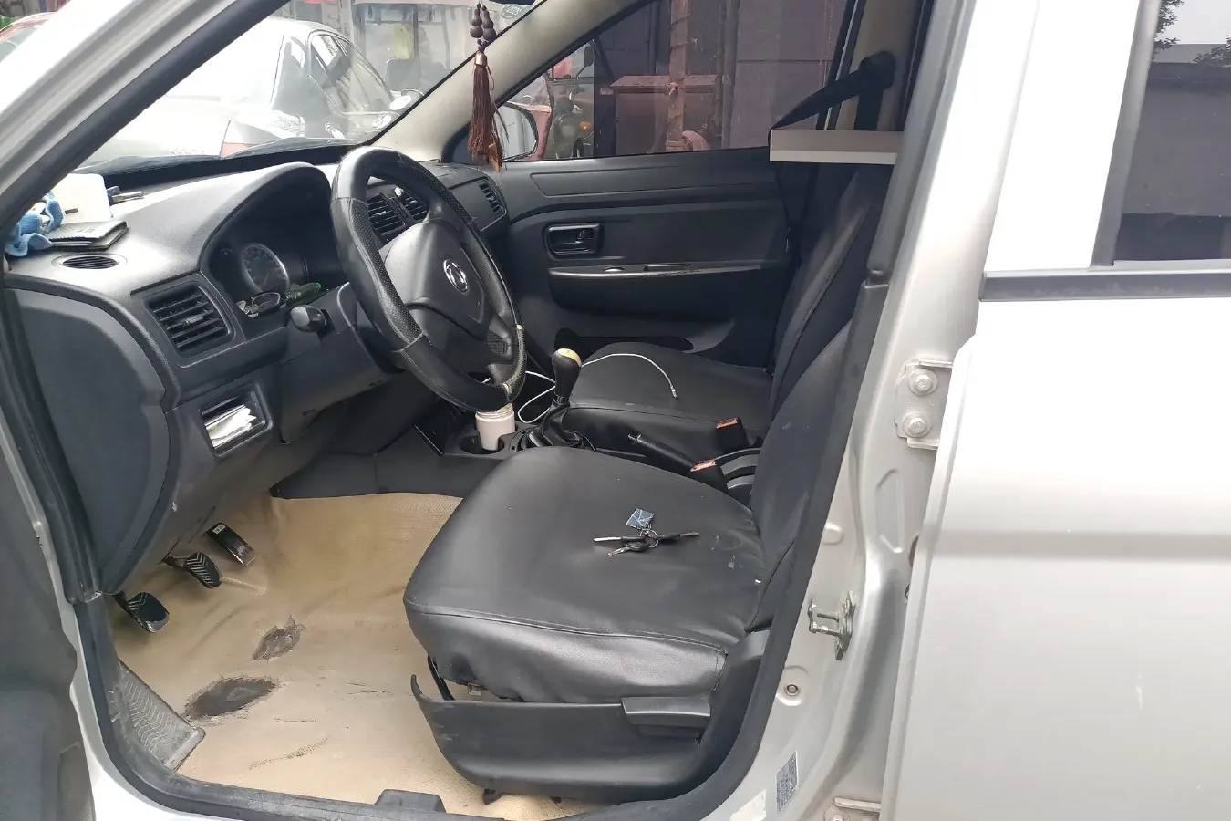2014 DongFeng Fengon Fengon 330 1.5L 116HP L4 5MT,autocango,china used car exporter,china ev exporter,chinese used car exporter,chinese used ev exporter