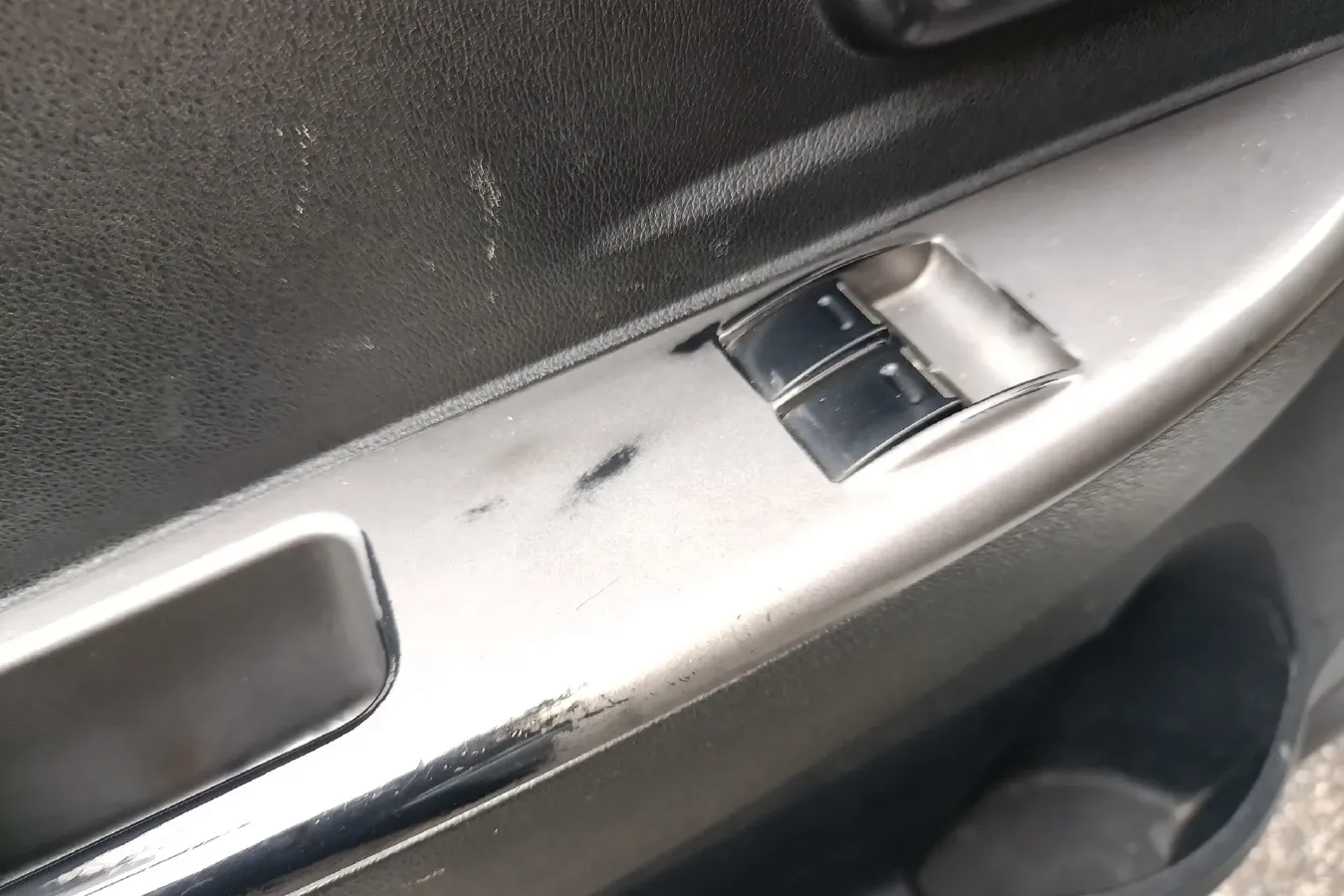 2014 DongFeng Fengon Fengon 330 1.5L 116HP L4 5MT,autocango,china used car exporter,china ev exporter,chinese used car exporter,chinese used ev exporter