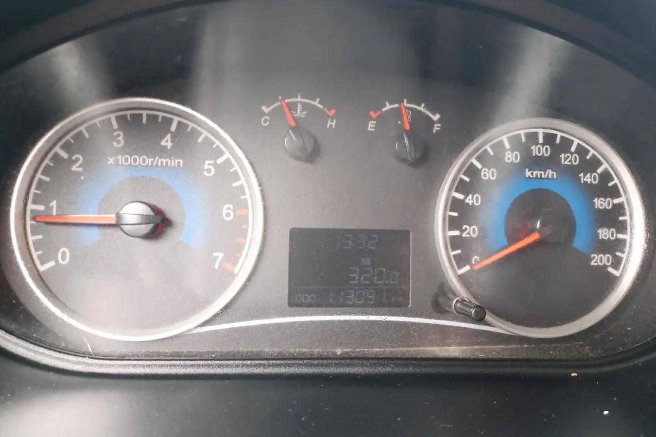 2014 DongFeng Fengon Fengon 330 1.5L 116HP L4 5MT,autocango,china used car exporter,china ev exporter,chinese used car exporter,chinese used ev exporter