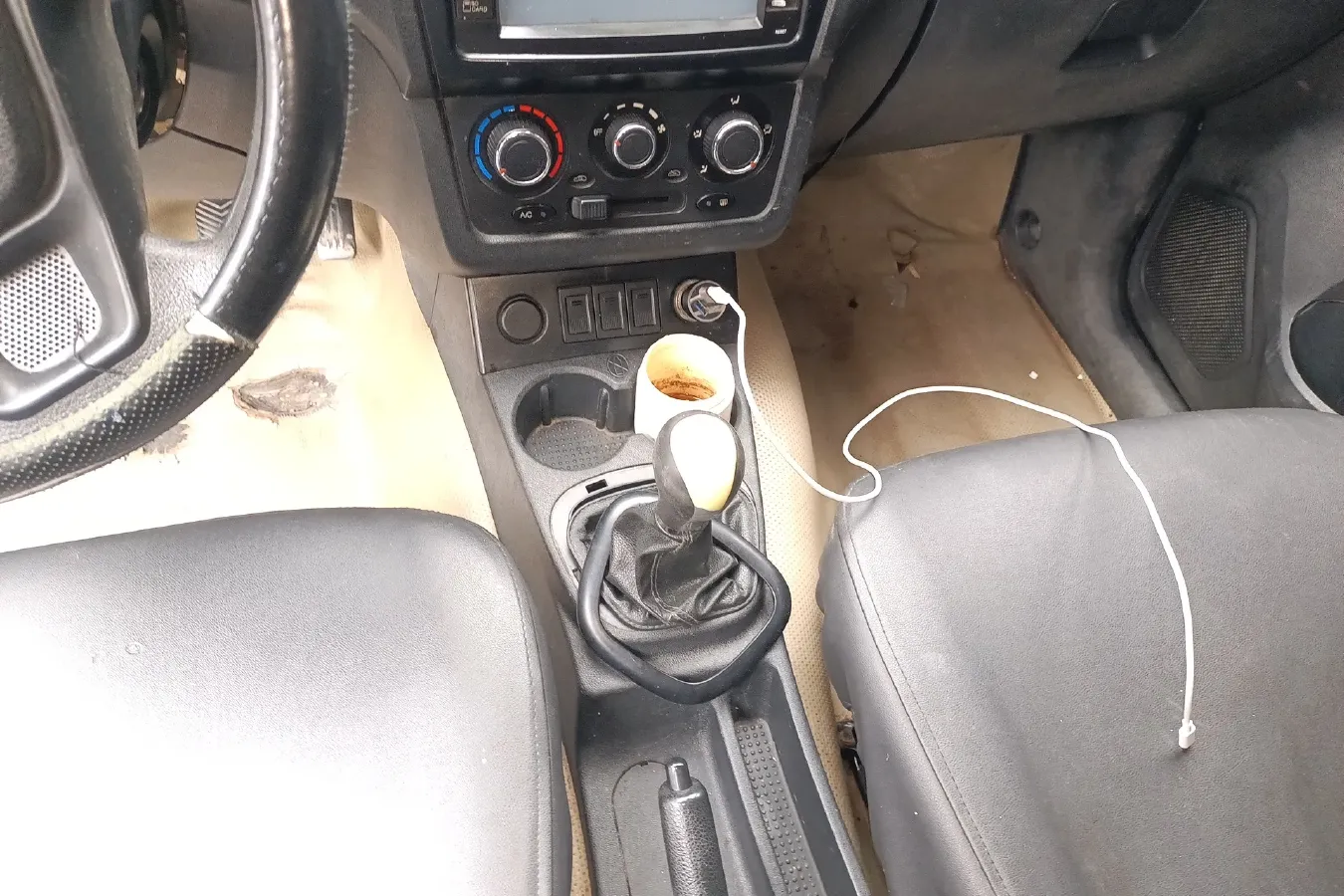 2014 DongFeng Fengon Fengon 330 1.5L 116HP L4 5MT,autocango,china used car exporter,china ev exporter,chinese used car exporter,chinese used ev exporter