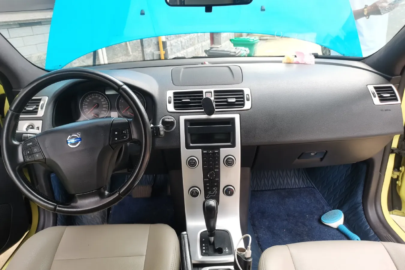 2012 Volvo C30 2.0L 145HP L4 6DCT,autocango,china used car exporter,china ev exporter,chinese used car exporter,chinese used ev exporter