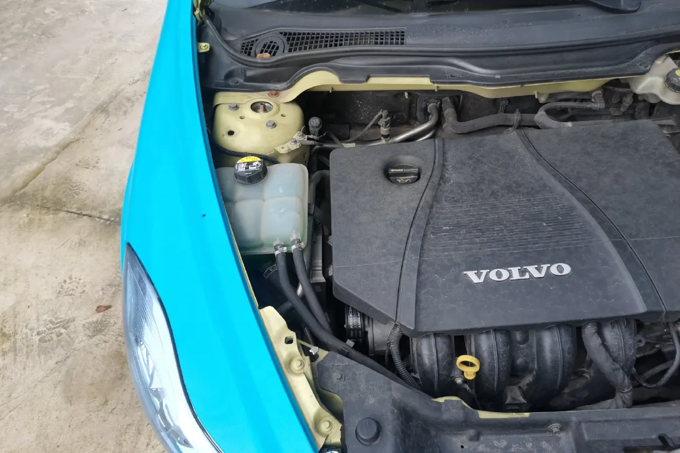 2012 Volvo C30 2.0L 145HP L4 6DCT,autocango,china used car exporter,china ev exporter,chinese used car exporter,chinese used ev exporter