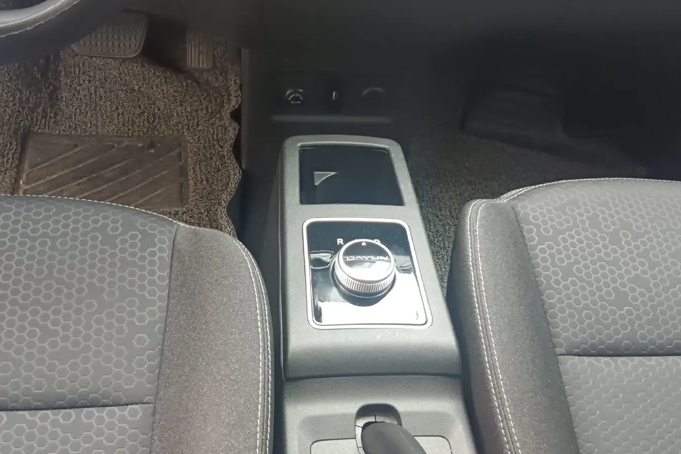 2022 DaYun YueHu BEV 30.66KWH,autocango,china used car exporter,china ev exporter,chinese used car exporter,chinese used ev exporter