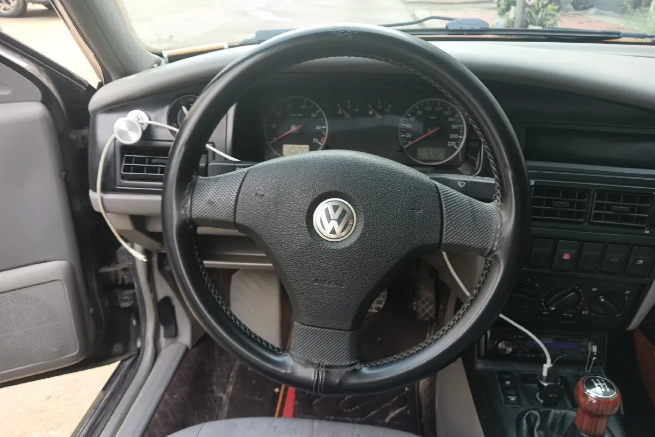 2008 Volkswagen Santana Vista 1.8L 101HP L4 5MT,autocango,china used car exporter,china ev exporter,chinese used car exporter,chinese used ev exporter