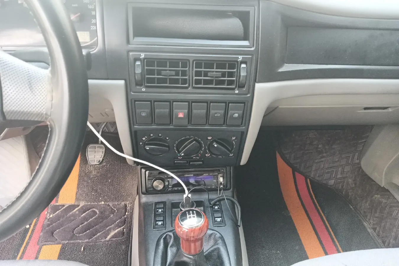 2008 Volkswagen Santana Vista 1.8L 101HP L4 5MT,autocango,china used car exporter,china ev exporter,chinese used car exporter,chinese used ev exporter