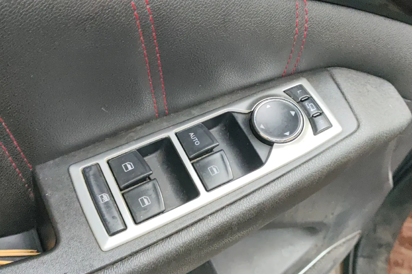 2015 Leopaard CS10 2.0T 177HP L4 6MT,autocango,china used car exporter,china ev exporter,chinese used car exporter,chinese used ev exporter