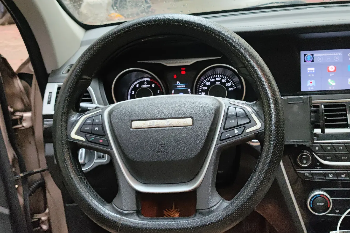 2015 Leopaard CS10 2.0T 177HP L4 6MT,autocango,china used car exporter,china ev exporter,chinese used car exporter,chinese used ev exporter