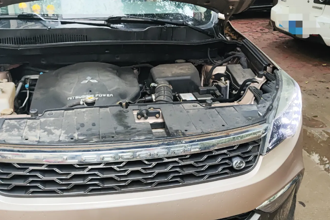 2015 Leopaard CS10 2.0T 177HP L4 6MT,autocango,china used car exporter,china ev exporter,chinese used car exporter,chinese used ev exporter