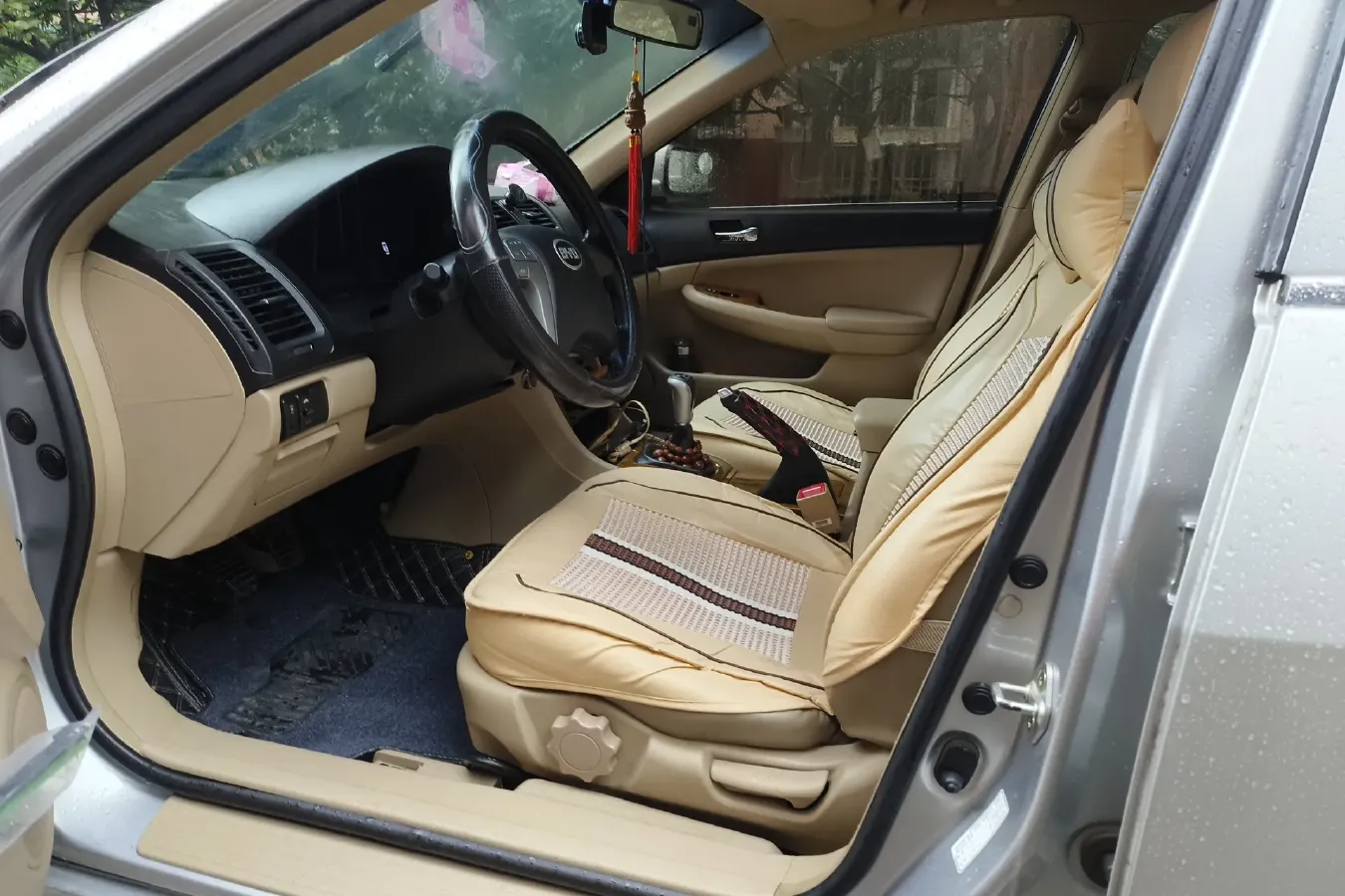 2011 BYD F6 1.8L 122HP L4 5MT,autocango,china used car exporter,china ev exporter,chinese used car exporter,chinese used ev exporter