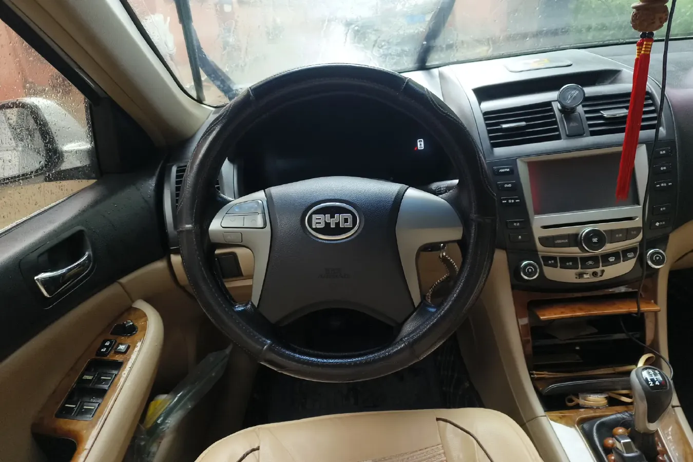 2011 BYD F6 1.8L 122HP L4 5MT,autocango,china used car exporter,china ev exporter,chinese used car exporter,chinese used ev exporter