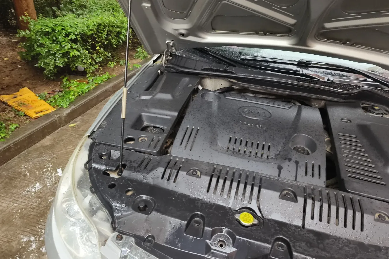 2011 BYD F6 1.8L 122HP L4 5MT,autocango,china used car exporter,china ev exporter,chinese used car exporter,chinese used ev exporter