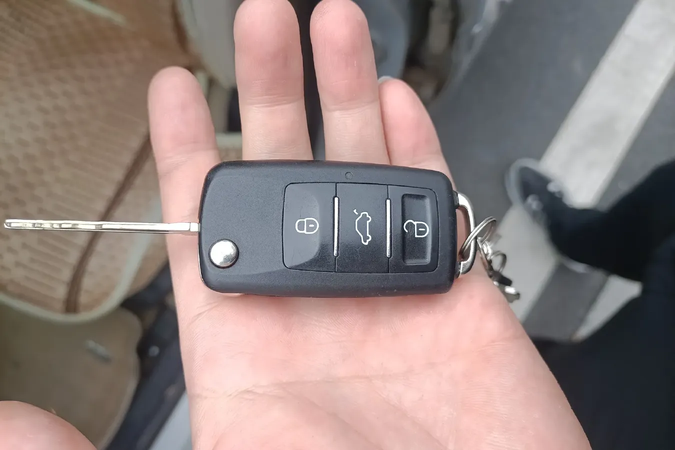 2011 Hyundai Accent 1.4L 95HP L4 5MT,autocango,china used car exporter,china ev exporter,chinese used car exporter,chinese used ev exporter