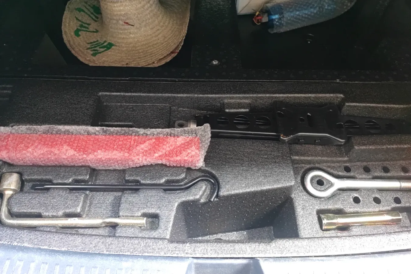 2019 BaoJun RM-5 1.5T 147HP L4 CVT,autocango,china used car exporter,china ev exporter,chinese used car exporter,chinese used ev exporter