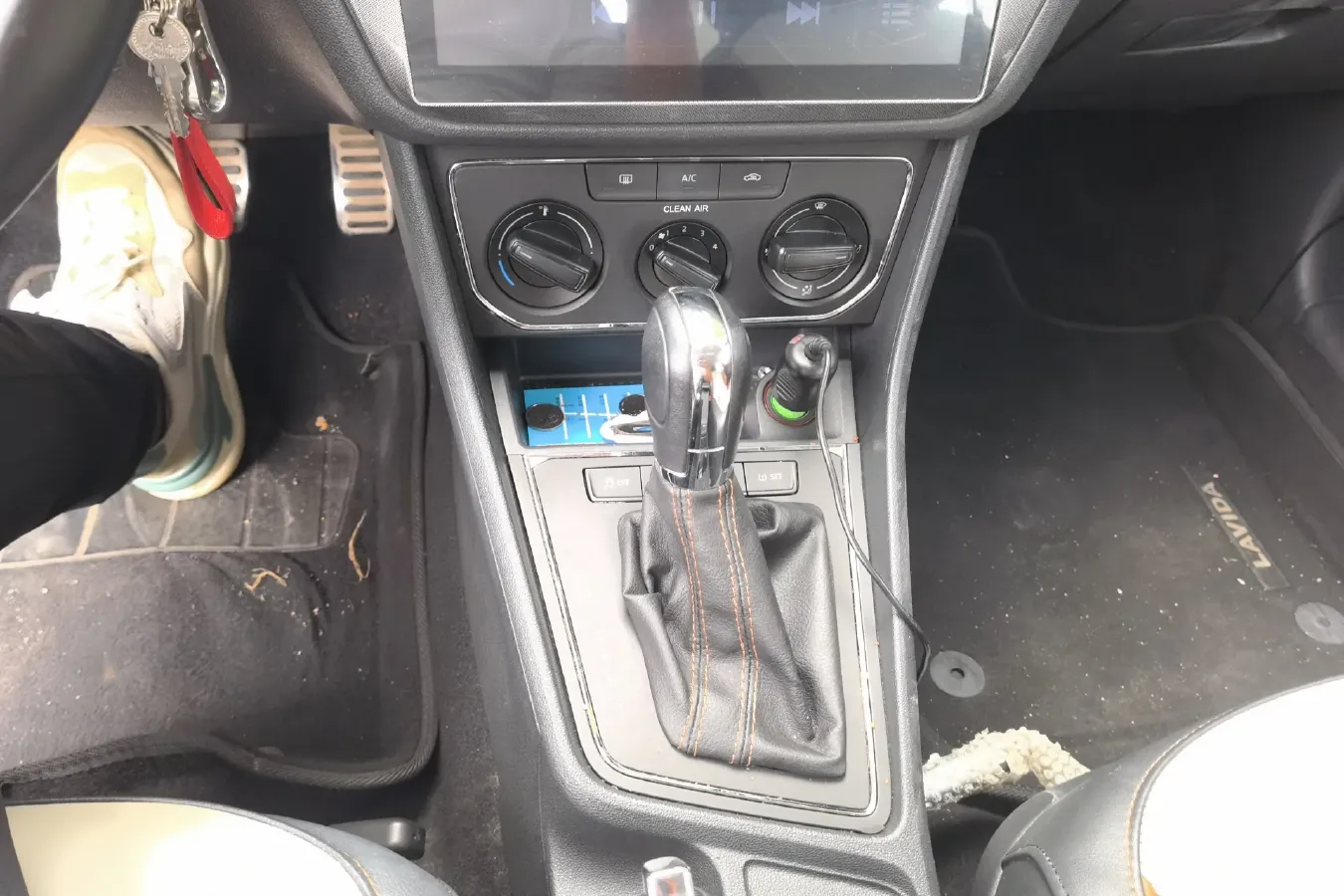 2016 Volkswagen Cross Lavida 1.6L 110HP L4 6AT,autocango,china used car exporter,china ev exporter,chinese used car exporter,chinese used ev exporter