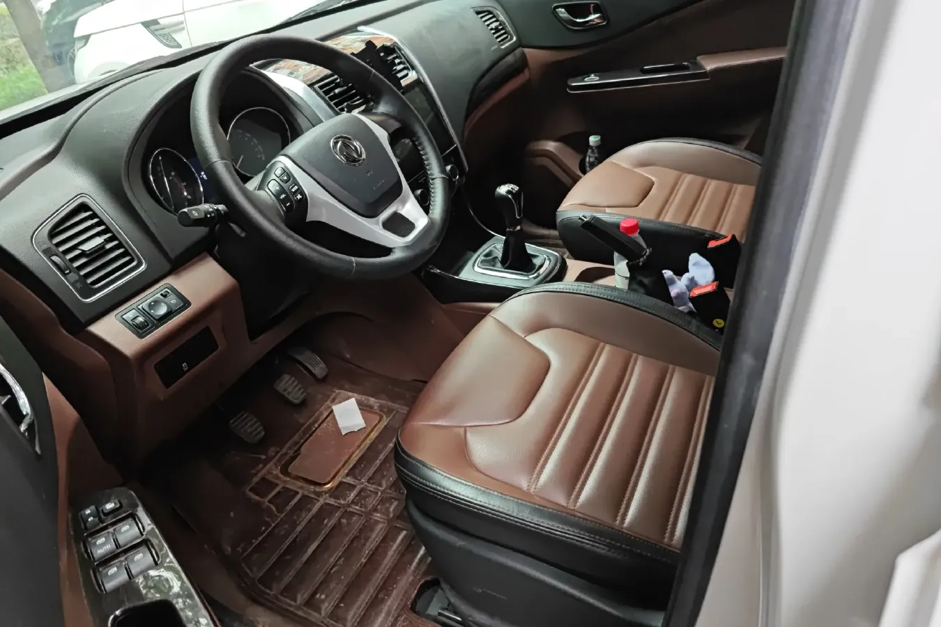 2016 DongFeng Forthing SX6 1.6L 122HP L4 5MT,autocango,china used car exporter,china ev exporter,chinese used car exporter,chinese used ev exporter