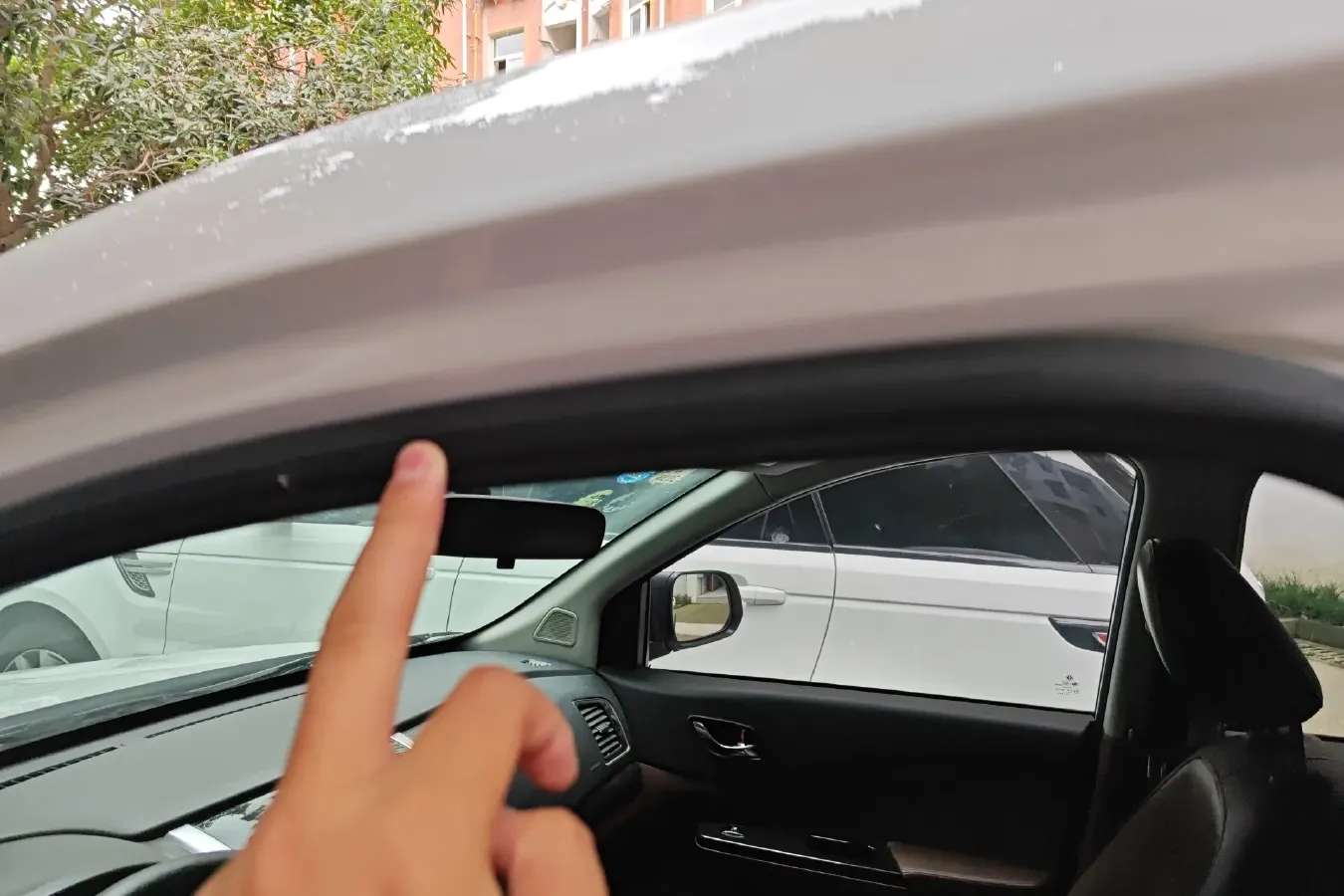 2016 DongFeng Forthing SX6 1.6L 122HP L4 5MT,autocango,china used car exporter,china ev exporter,chinese used car exporter,chinese used ev exporter