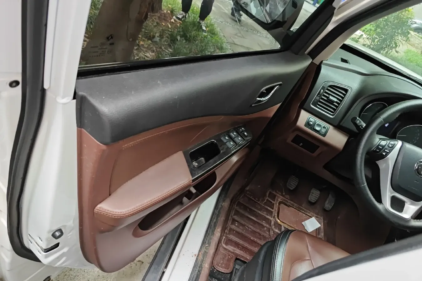 2016 DongFeng Forthing SX6 1.6L 122HP L4 5MT,autocango,china used car exporter,china ev exporter,chinese used car exporter,chinese used ev exporter