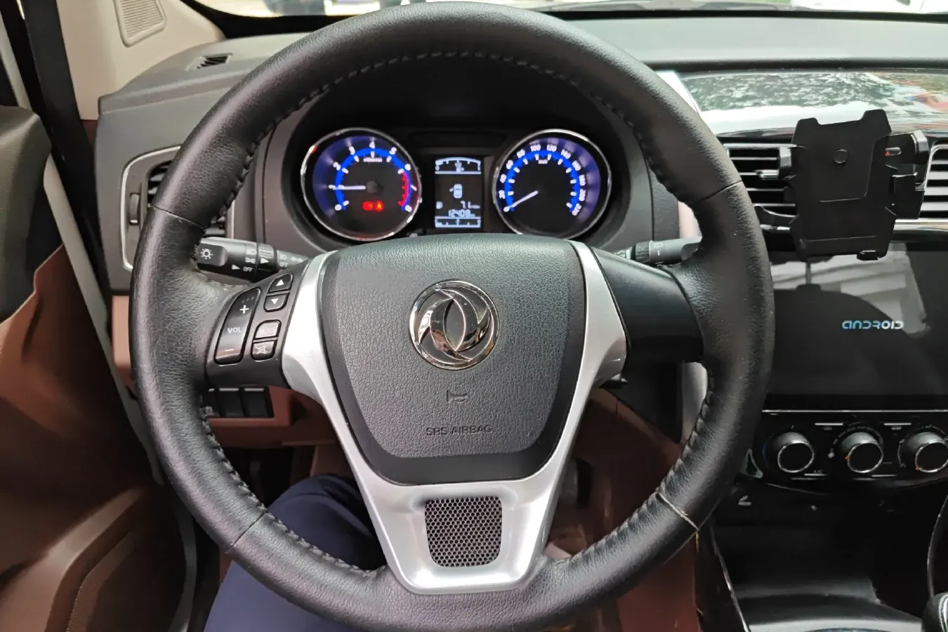 2016 DongFeng Forthing SX6 1.6L 122HP L4 5MT,autocango,china used car exporter,china ev exporter,chinese used car exporter,chinese used ev exporter