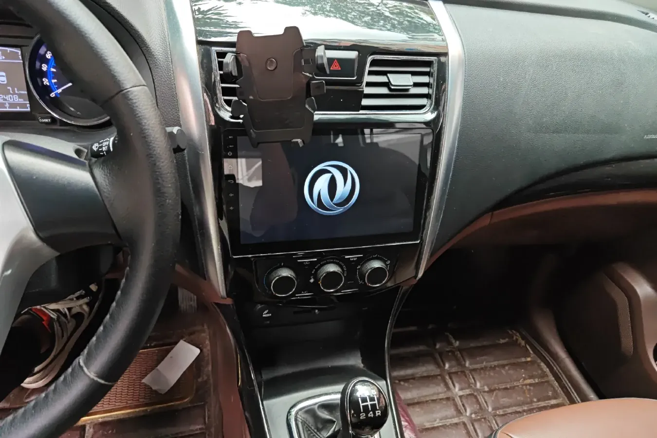 2016 DongFeng Forthing SX6 1.6L 122HP L4 5MT,autocango,china used car exporter,china ev exporter,chinese used car exporter,chinese used ev exporter