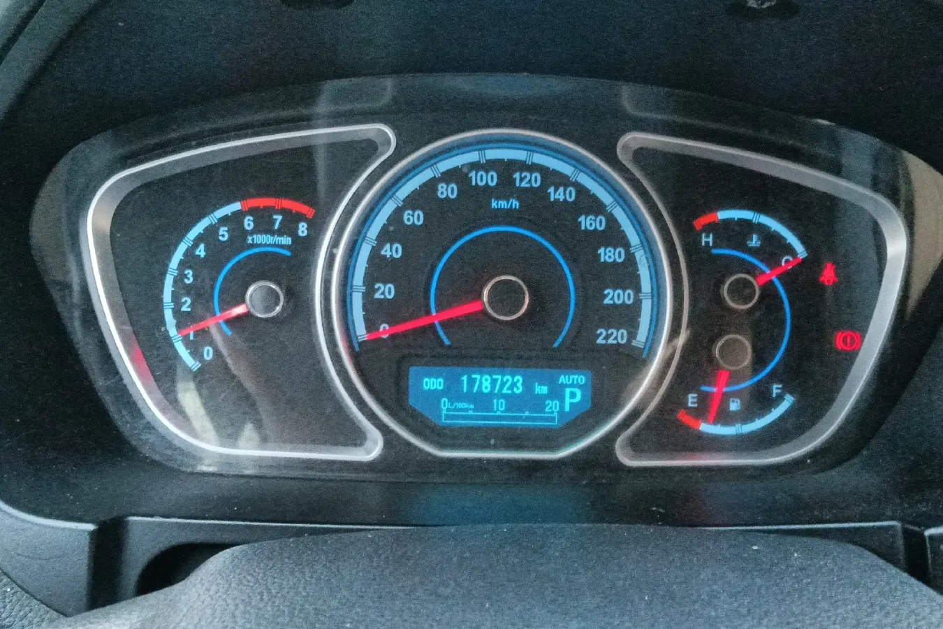 2013 HaiMa S7 2.0L 150HP L4 5AT,autocango,china used car exporter,china ev exporter,chinese used car exporter,chinese used ev exporter