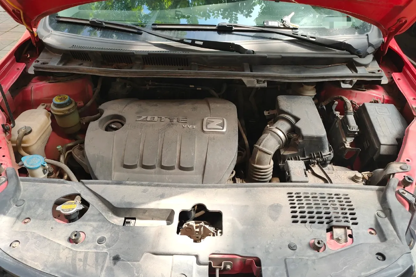 2014 Zotye Z300 1.5L 113HP L4 5MT,autocango,china used car exporter,china ev exporter,chinese used car exporter,chinese used ev exporter