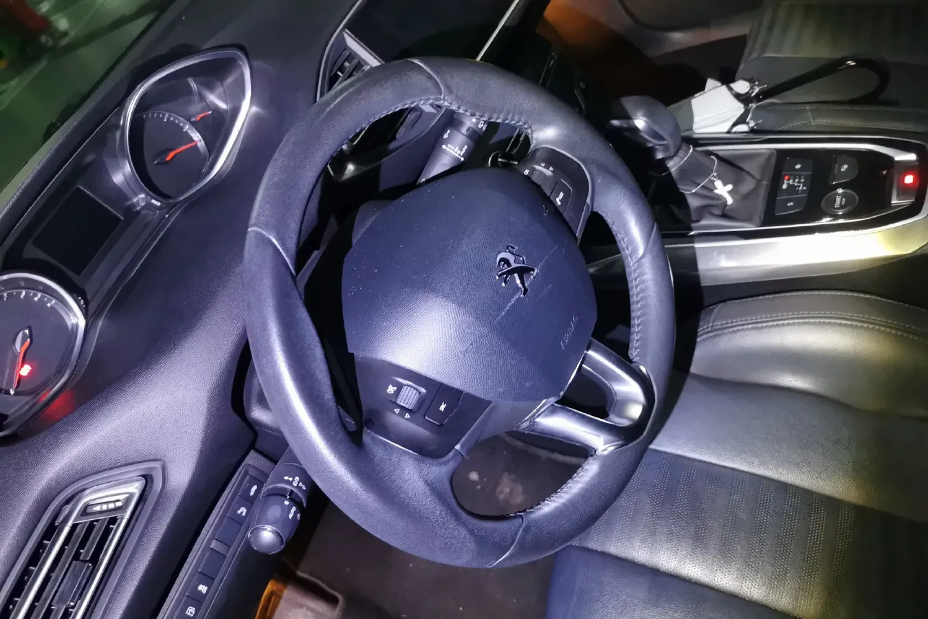 2015 Peugeot 308S 1.6T 167HP L4 6AT,autocango,china used car exporter,china ev exporter,chinese used car exporter,chinese used ev exporter