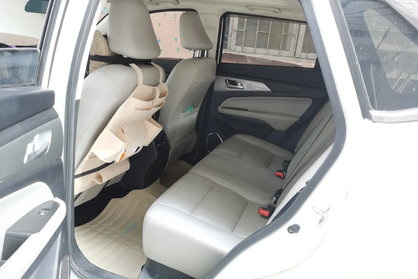 2017 BAIC Hyosow S5 1.3T 133HP L4 5MT,autocango,china used car exporter,china ev exporter,chinese used car exporter,chinese used ev exporter